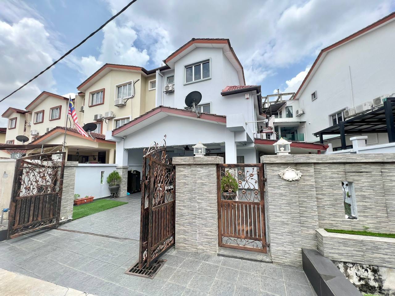 END LOT TRIPLE STOREY TAMAN BUKIT PERMATA GOMBAK - photo 4