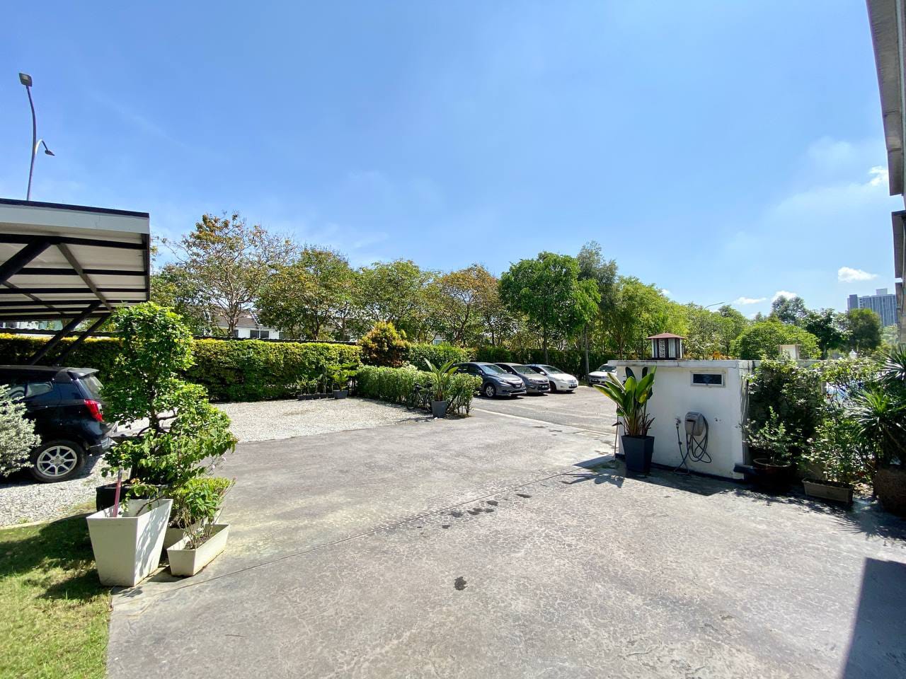 CORNER LOT HUGE LAND TWO AND HALF STOREY SHAH ALAM - photo 2