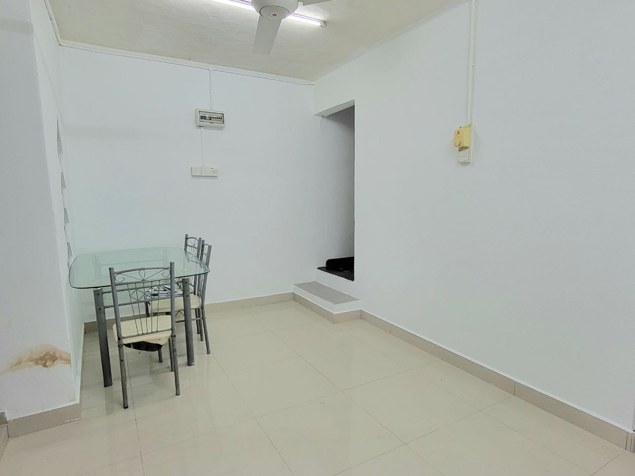 NICE UNIT DOUBLE STOREY TAMAN BUKIT ANGGERIK - photo 4