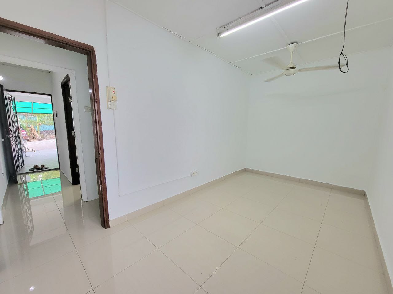 NICE UNIT DOUBLE STOREY TAMAN BUKIT ANGGERIK - photo 7