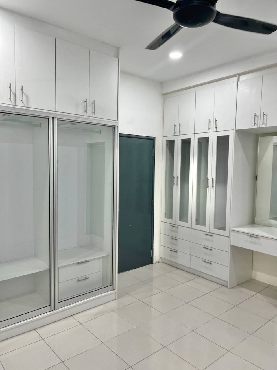 PARTLY FURNISHED KITA BAYU TOWNHOUSE CYBERSOUTH - photo 4