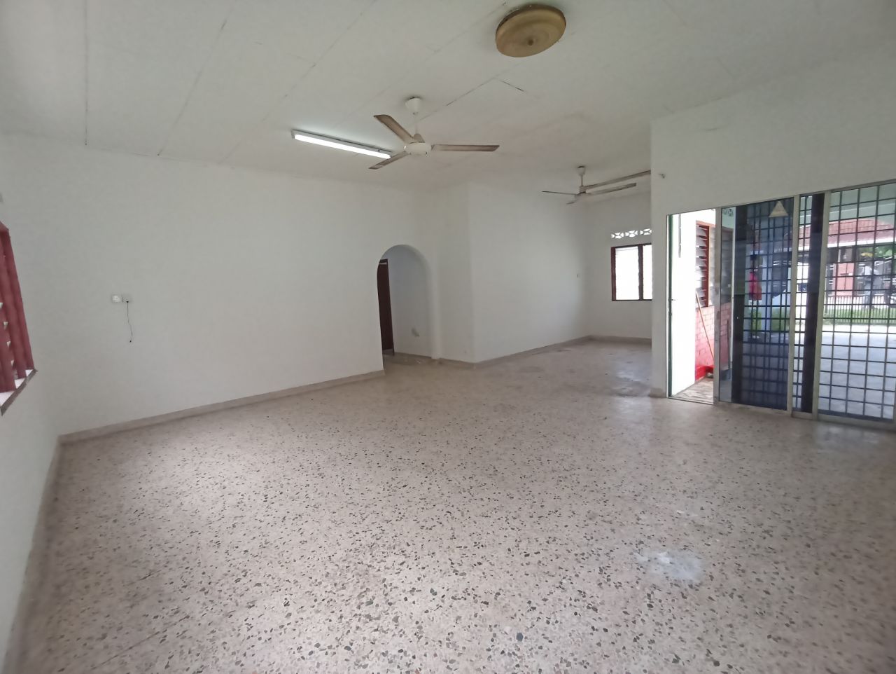 HUGE EXTRA LAND BUNGALOW SERI KEMBANGAN - photo 6