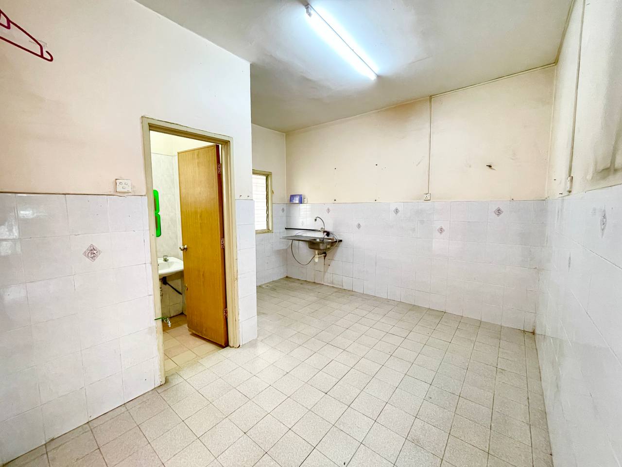NICE CONDITION DOUBLE STOREY TAMAN BUKIT MEWAH - photo 5