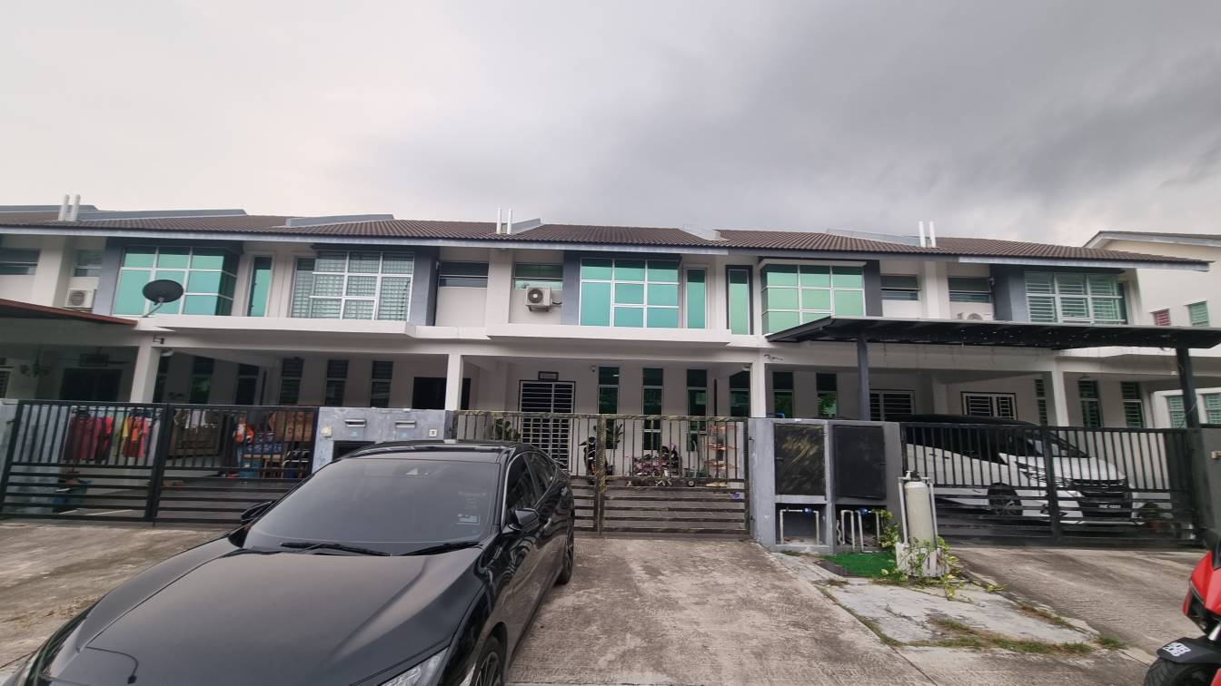 2 Storey Terrace Bangi Avenue FREEHOLD For Sale