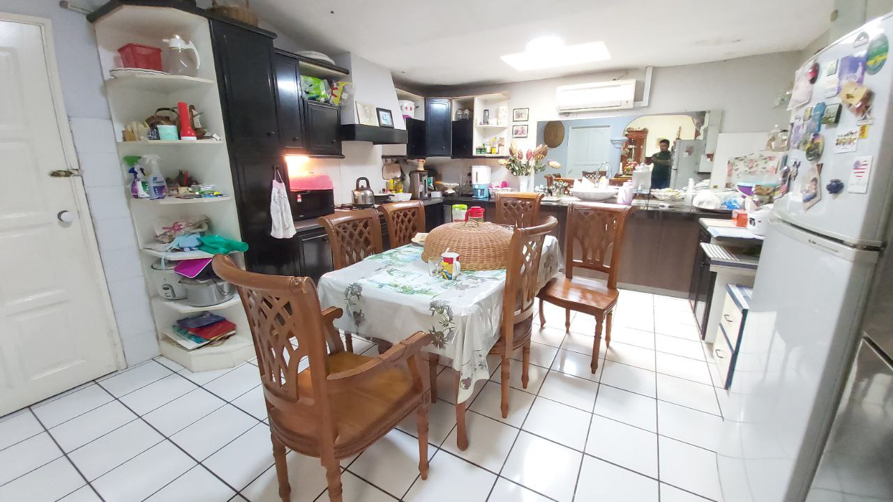 Bungalow Taman Pelangi Sentul - photo 4