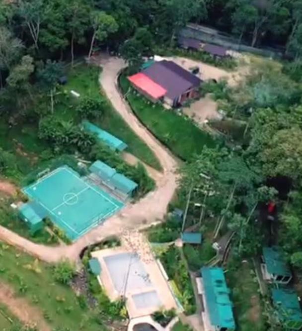 Chalet Air Terjun Sungai Sendat Ulu Yam Selangor - photo 3