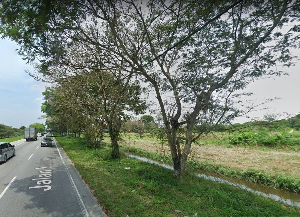 Tanah Jalan Kebun Near Kesas Highway - photo 11