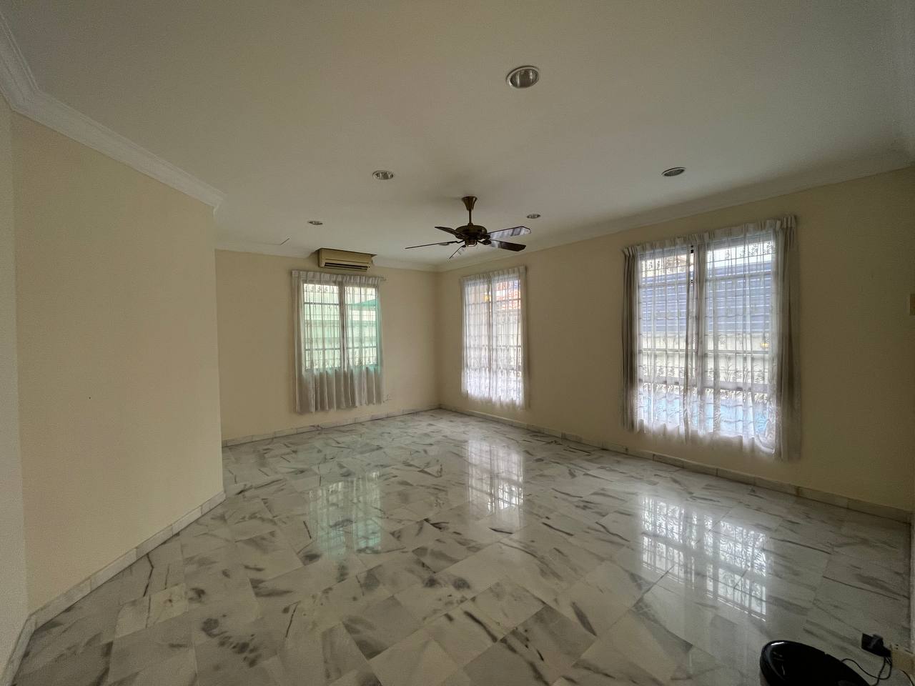 Bungalow Taman Ampang Utama - photo 8