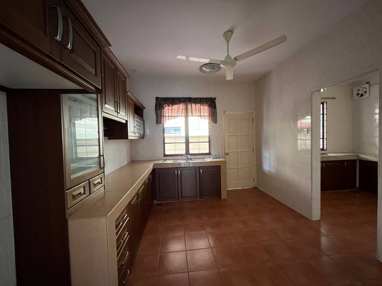Bungalow Taman Ampang Utama - photo 10