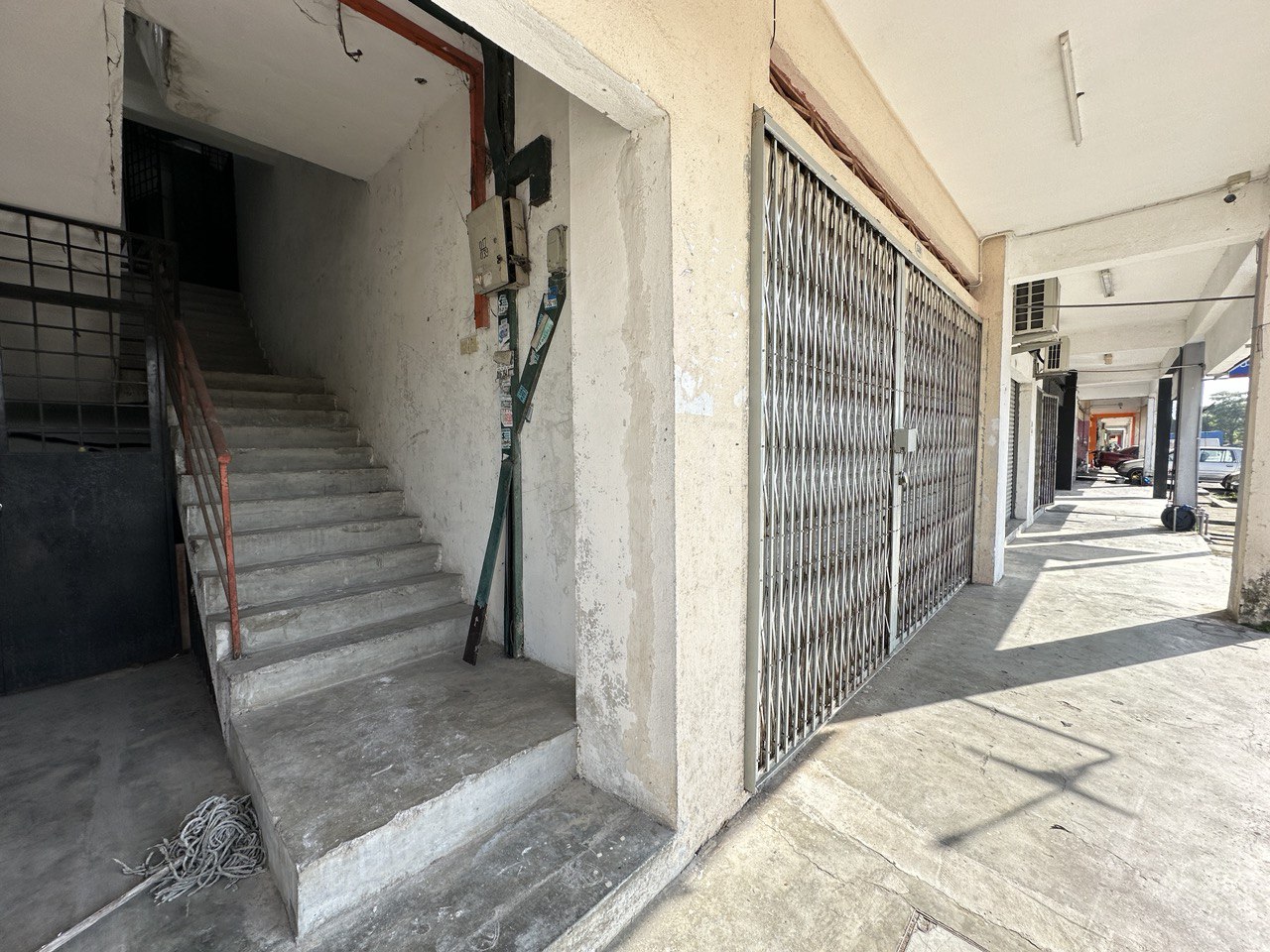 Shop Lot Kosmopleks Bandar Baru Salak Tinggi - photo 4