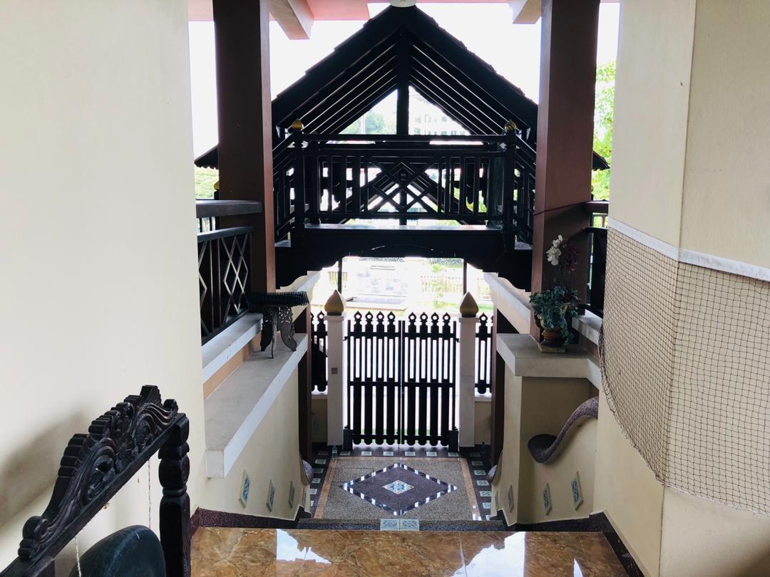 Bungalow Kampung Melayu Kepong - photo 2