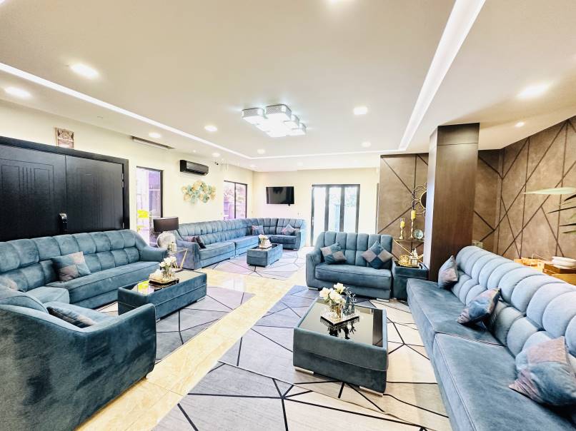 Bungalow Taman Perwira Taman Melati Gombak - photo 2