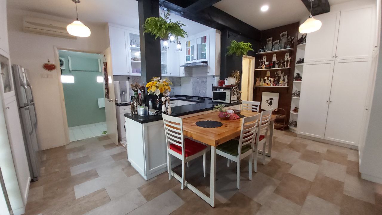 Rumah Teres Corner Taman Dagang Avenue - photo 2