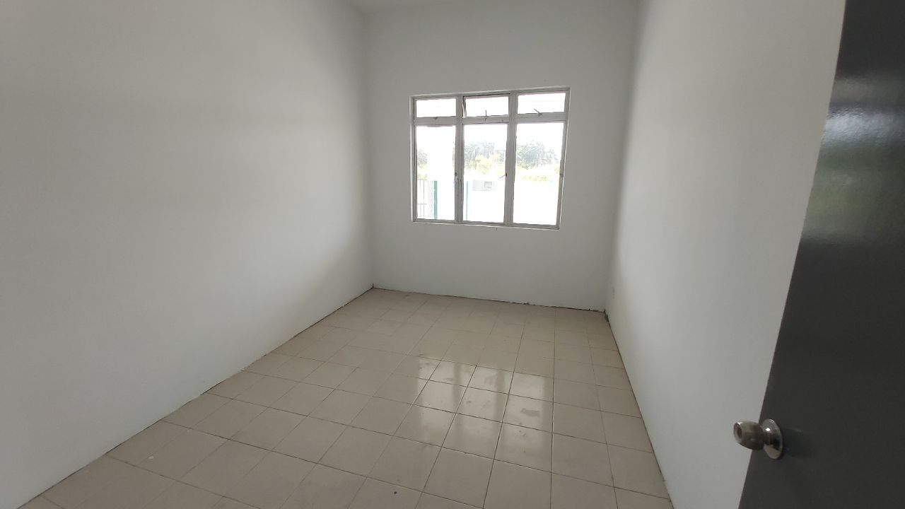 New House Taman Iram Perdana Jalan Waja - photo 13