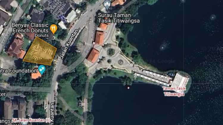 Land Taman Tasik Titiwangsa Facing Main Entrance - photo 3