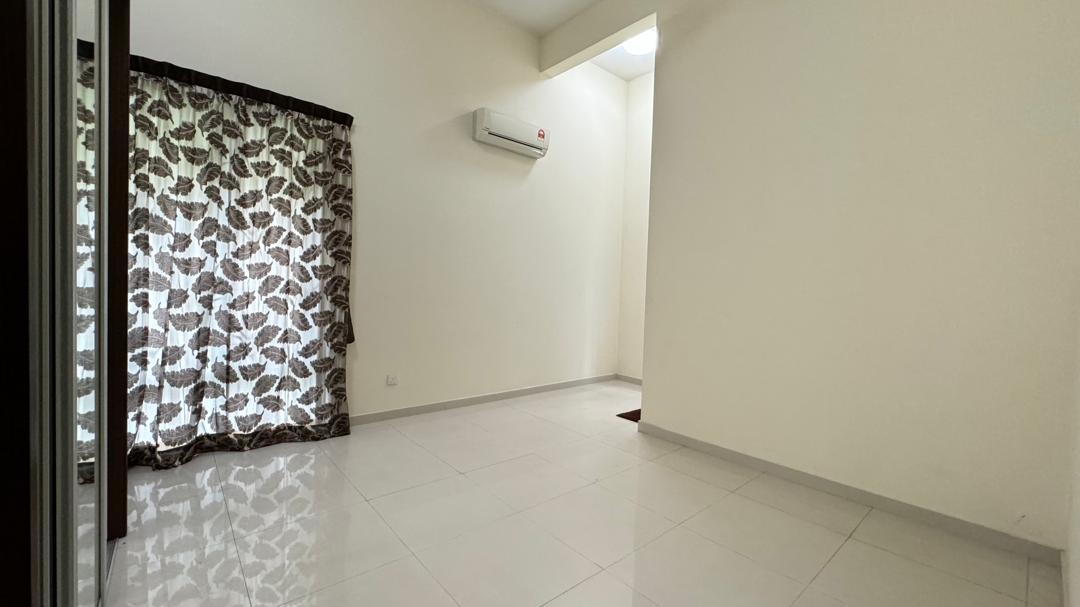 FREEHOLD 3 Storey Bungalow House, Anjung Melati - photo 7