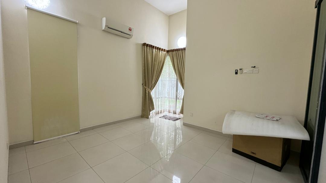 FREEHOLD 3 Storey Bungalow House, Anjung Melati - photo 8