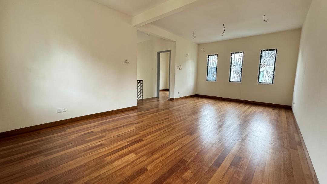 FREEHOLD 3 Storey Bungalow House, Anjung Melati - photo 9