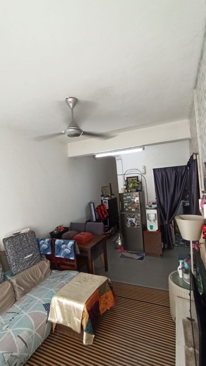 Flat Taman Kosas Opposite Foodcourt - photo 4