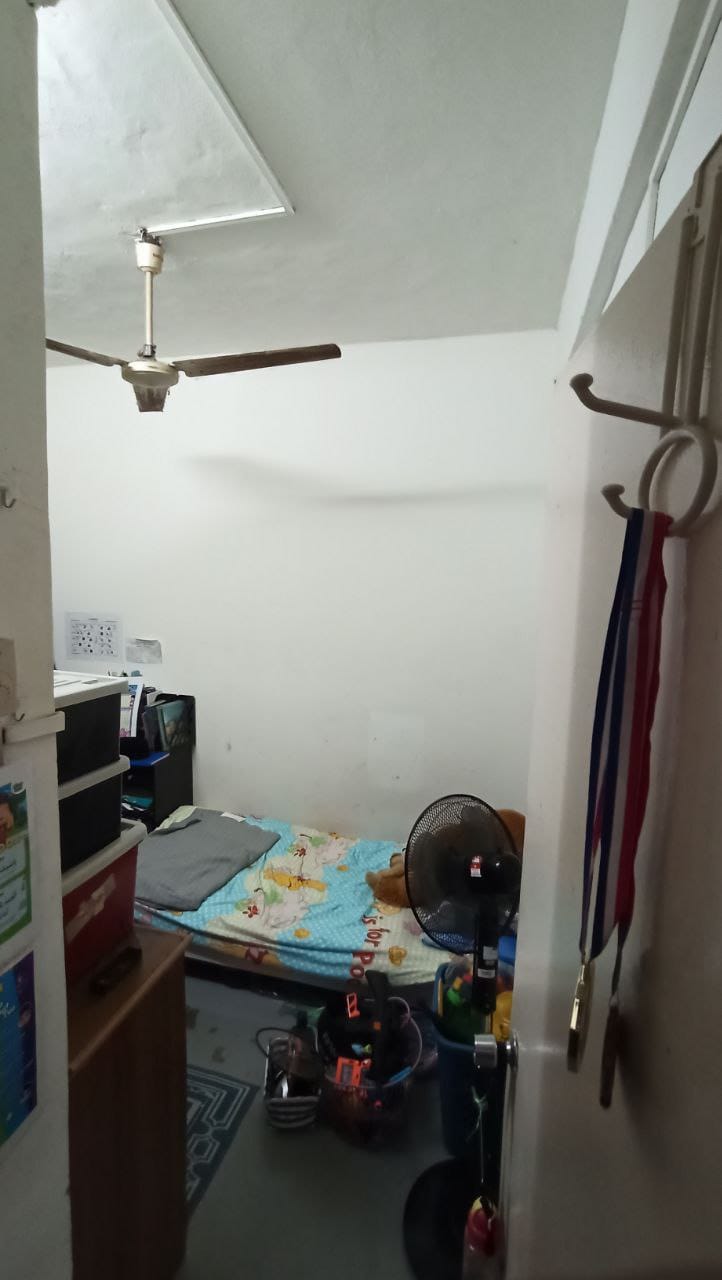 Flat Taman Kosas Opposite Foodcourt - photo 7