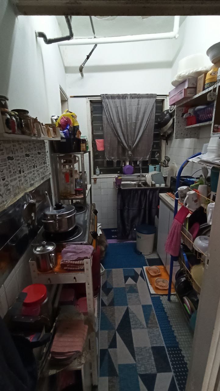Flat Taman Kosas Opposite Foodcourt - photo 9
