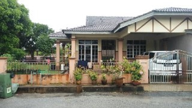 CORNER LOT RUMAH DI BALOK PERDANA HOT LOCATION - photo 1