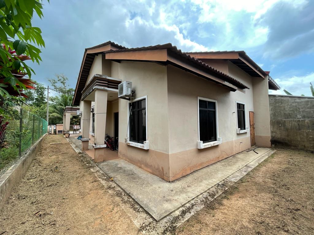 BESAR LUAS Single Storey Semi-D Alam Perdana Im 12