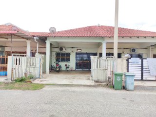 Teres Setingkat Perkampungan Taman Batu Hitam Kuan