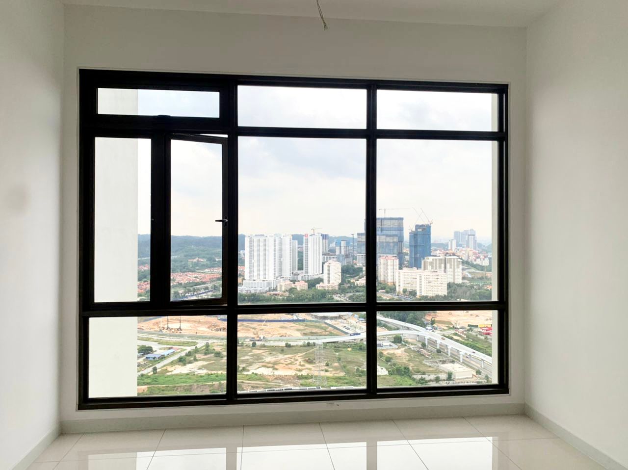 The Park 2 933sqft 3R2B PF RM2500 - photo 2