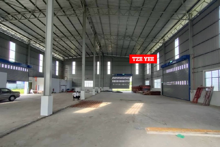 BUKIT MINYAK NEAR JURU WAREHOUSE HUGE COMPOUND - photo 3