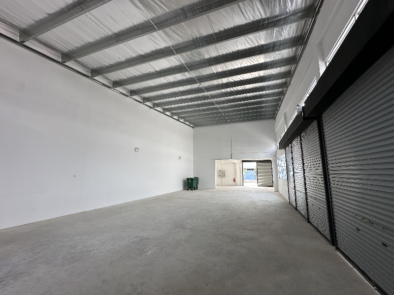 ECO INDUSTRIAL HUB NEAR BATU KAWAN SUNGAI BAKAP BRAND NEW FACTORY WAREHOUSE FOR RENT 7,000SF - photo 4