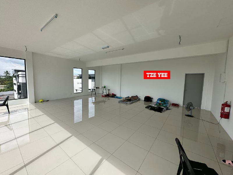 NEAR BUKIT MINYAK LIGHT INDUSTRIAL FACTORY WAREHOUSE FOR RENT CEILING HEIGHT 40FT - photo 2