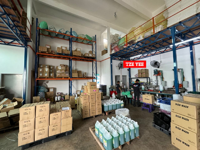 NEAR BUKIT MINYAK LIGHT INDUSTRIAL FACTORY WAREHOUSE FOR RENT CEILING HEIGHT 40FT - photo 3