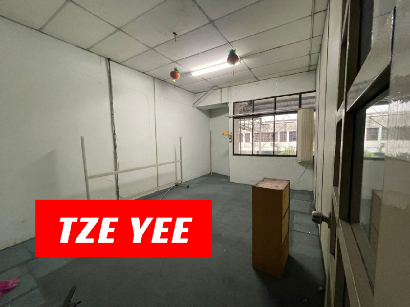 BUTTERWORTH LIGHT INDUSTRIAL FACTORY WAREHOUSE FOR RENT 6,360SF CEILING HEIGHT 25FT - photo 6