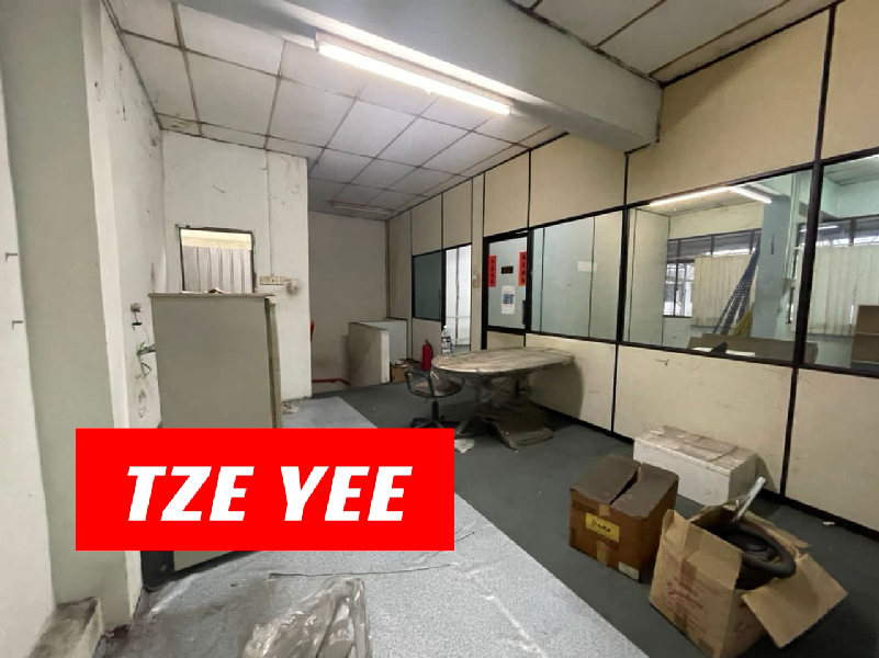 BUTTERWORTH LIGHT INDUSTRIAL FACTORY WAREHOUSE FOR RENT 6,360SF CEILING HEIGHT 25FT - photo 7