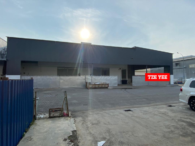 PERMATANG TINGGI NEAR BUKIT MINYAK FACTORY WAREHOUSE RENT 7,300SF REFURBISHED - photo 2