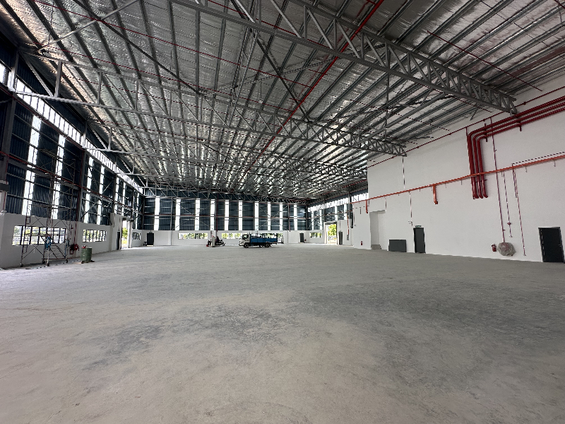 BATU KAWAN INDUSTRIAL PARK DETACHED FACTORY WAREHOUSE 46,370SF HEIGHT 30FT - photo 2