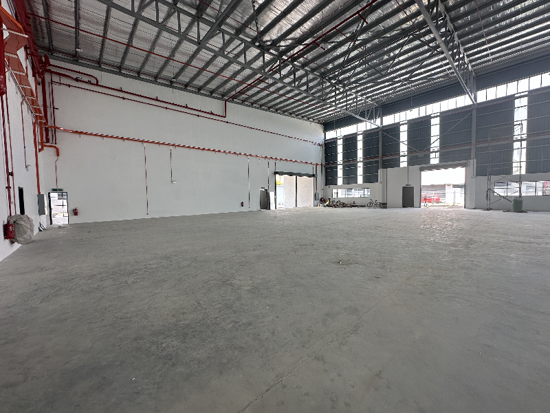 BATU KAWAN INDUSTRIAL PARK DETACHED FACTORY WAREHOUSE 46,370SF HEIGHT 30FT - photo 4