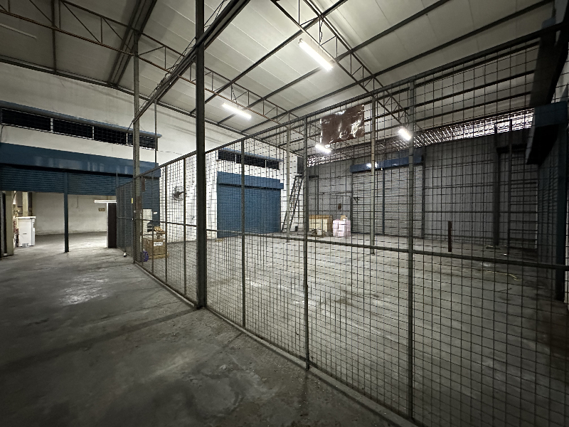 SUNGAI BAKAP NEAR BATU KAWAN FACTORY WAREHOUSE FOR RENT - photo 3