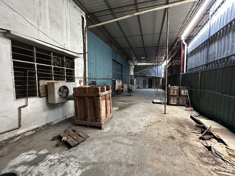 SUNGAI BAKAP NEAR BATU KAWAN FACTORY WAREHOUSE FOR RENT - photo 5