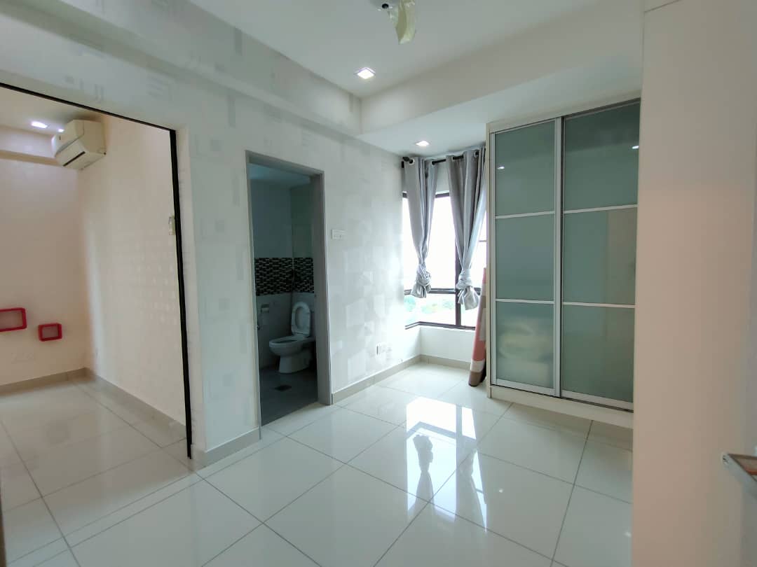 Park 51 Residency Renovated Unit By Yeevy - photo 5