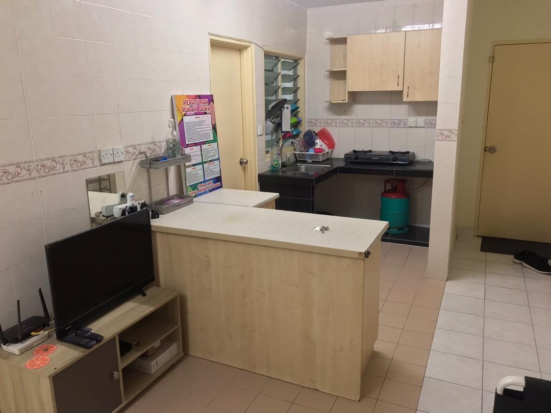 Blok H  Apartment Flora Damansara