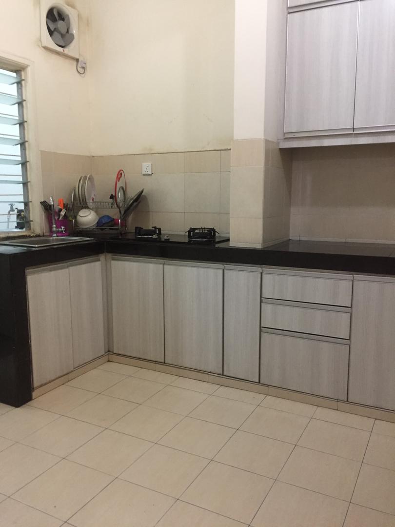 Kristal Heights Apartment, Seksyen 7