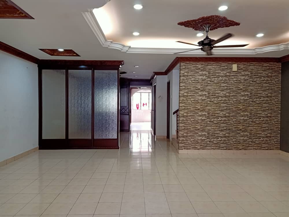 Double Storey At Bandar Kinrara - photo 2