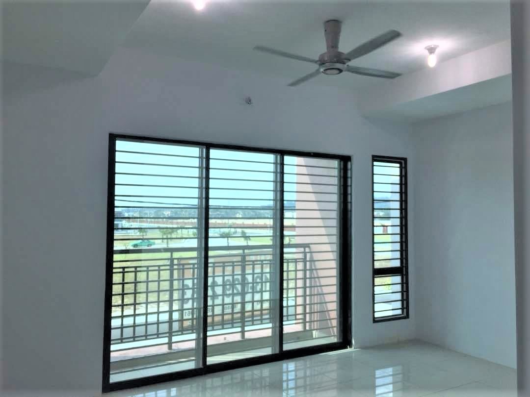 Facing Open 2 Storey Linkhouse Saujana Klia Sepang - photo 4
