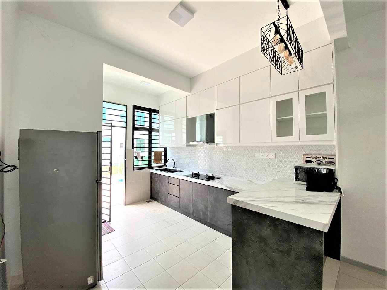 Partly Furnished 2 Storey Saujana Klia Sepang - photo 4