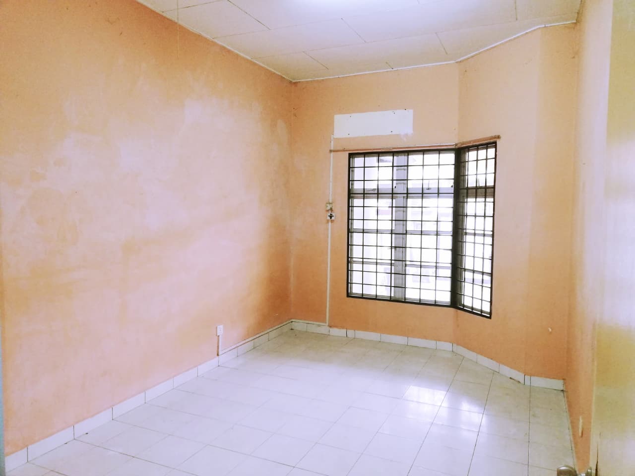 Below Market, Taman Pelangi Semenyih - photo 6