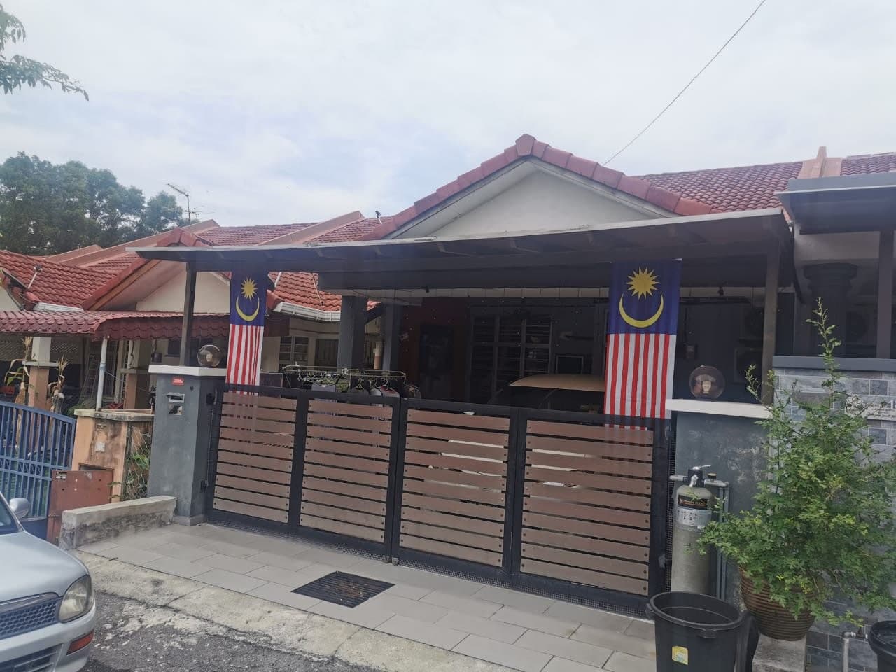 Taman Dato Demang Seri Kembangan Selangor