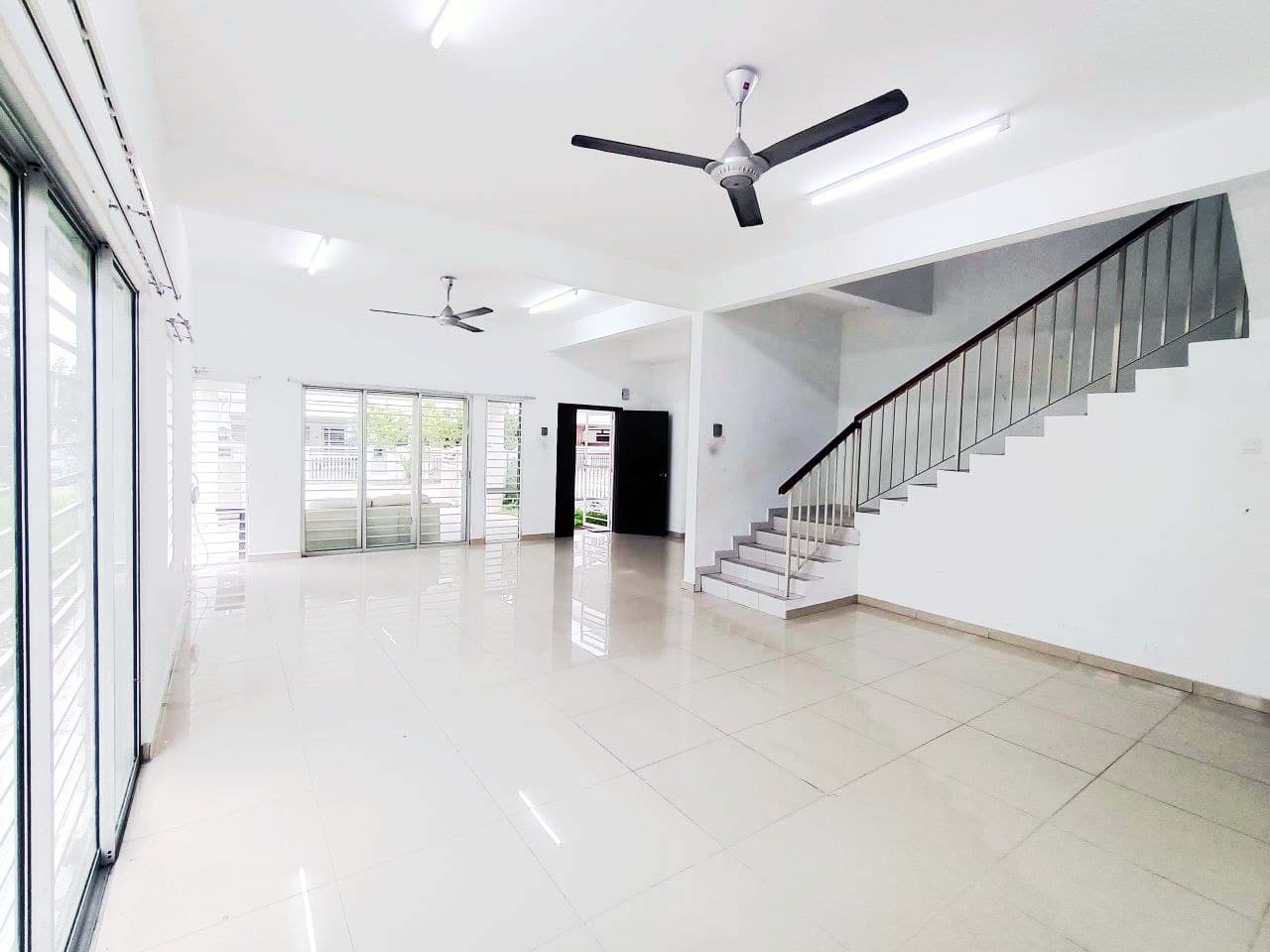 Taman Desa Seringin Nilai - photo 3