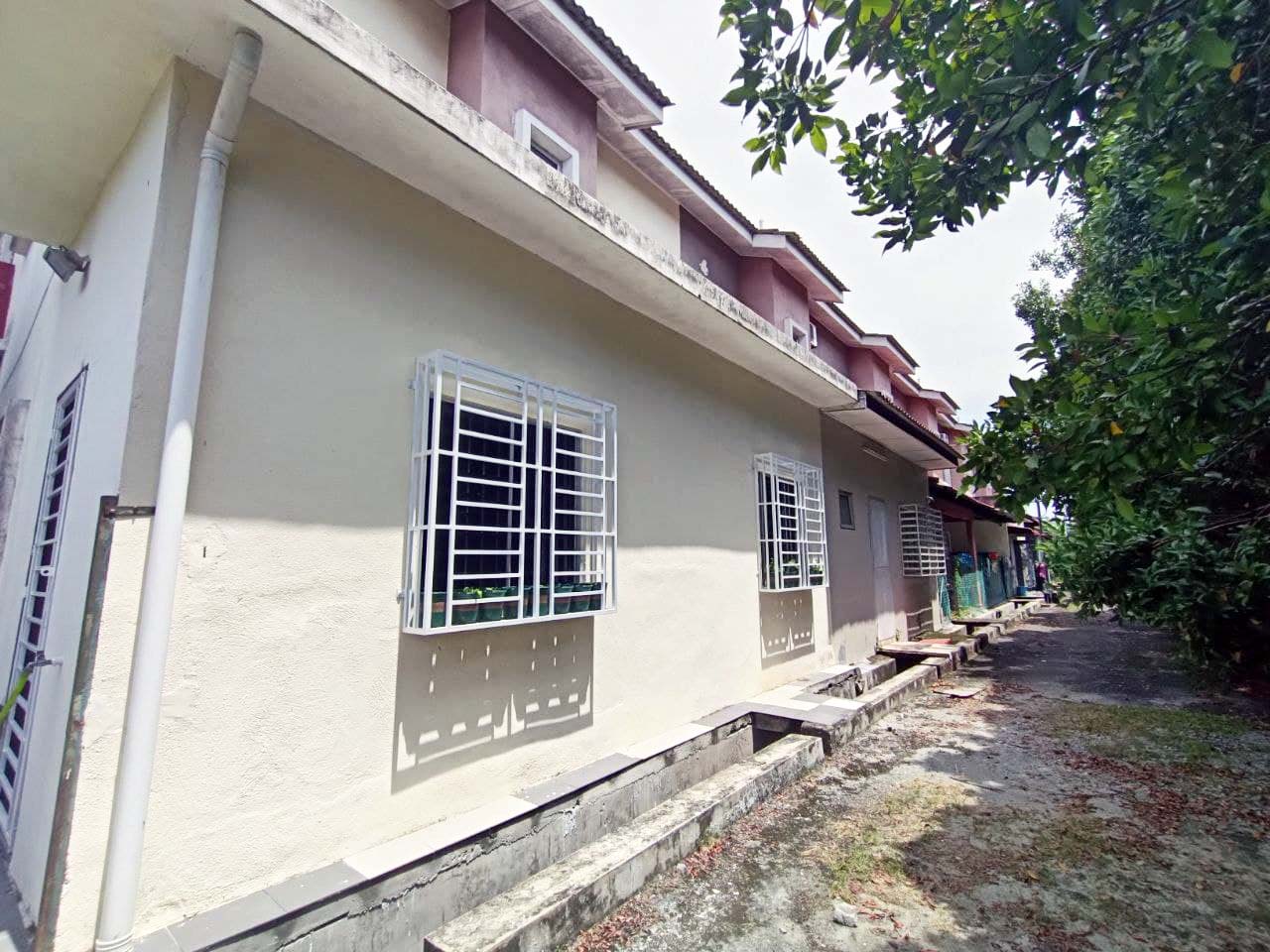 Taman Intan Dengkil - photo 10